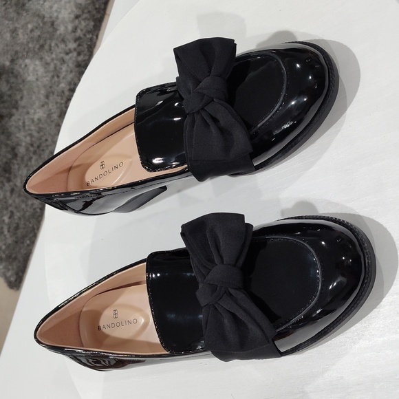 Bandolino Lindio 3 Loafer Black Patent with Bows - Picture 2 of 13
